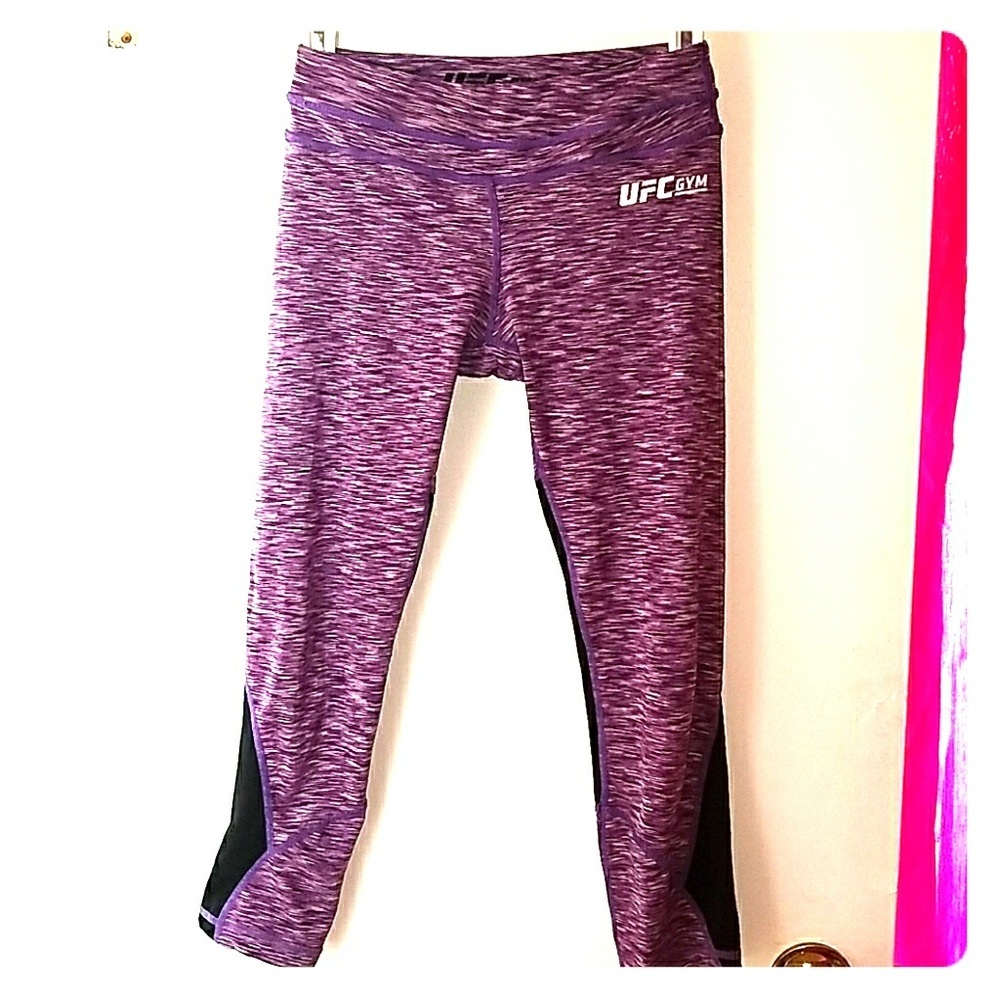 EUC UFC GYM Workout Capris Pants